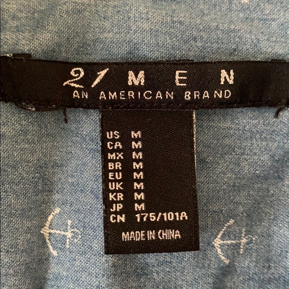 Button down - Picture 2 of 2